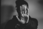 Россиянин избил и изнасиловал 20-летнюю сожительницу после ссоры