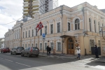 В Москве оценили разбитую дверь посольства Норвегии в 500 рублей