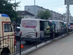 Ребенок и женщина пострадали при столкновении двух маршруток в Калуге
