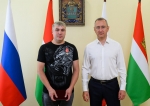 Владислав Шапша наградил главного медбрата