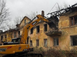 В Калуге начали сносить старый дом в переулке Строительном